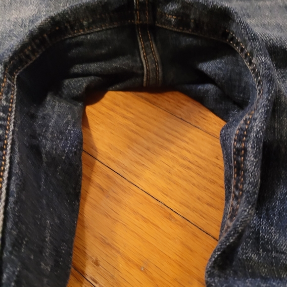 Old Navy Boyfriend Distressed Mid-Rise Jean's, sz 12, NWOT - Picture 4 of 6